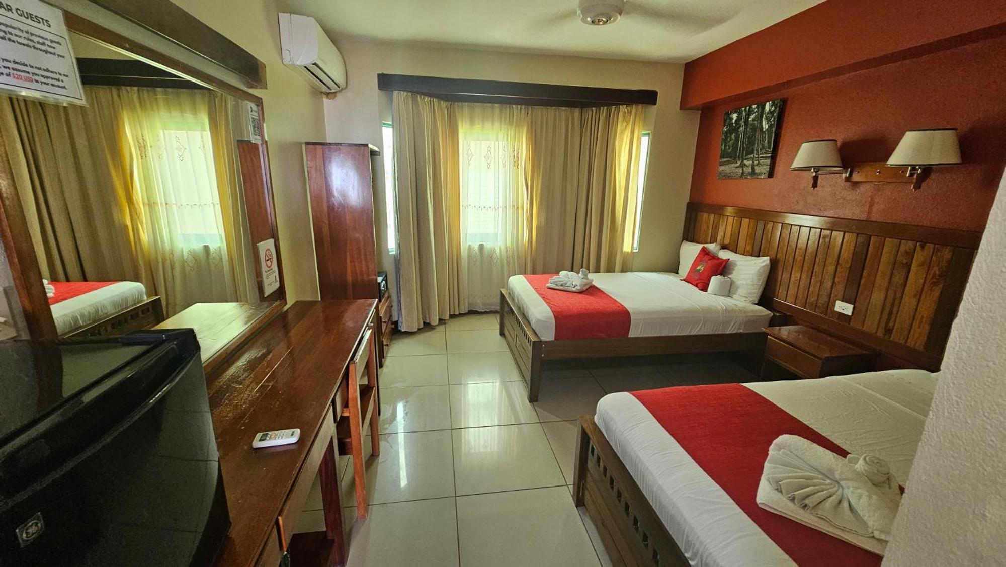 Caye Caulker Plaza Hotel Ngoại thất bức ảnh