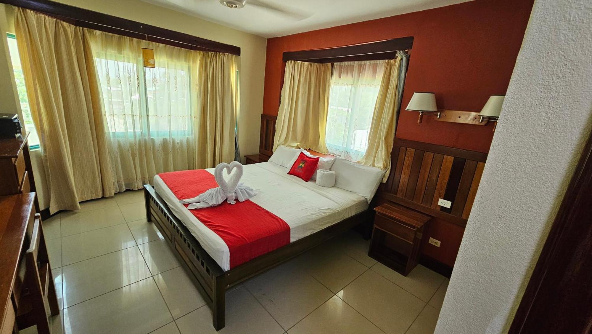 Caye Caulker Plaza Hotel Ngoại thất bức ảnh
