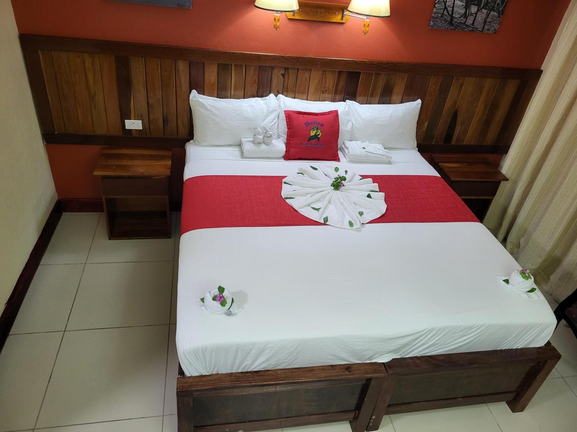 Caye Caulker Plaza Hotel Ngoại thất bức ảnh